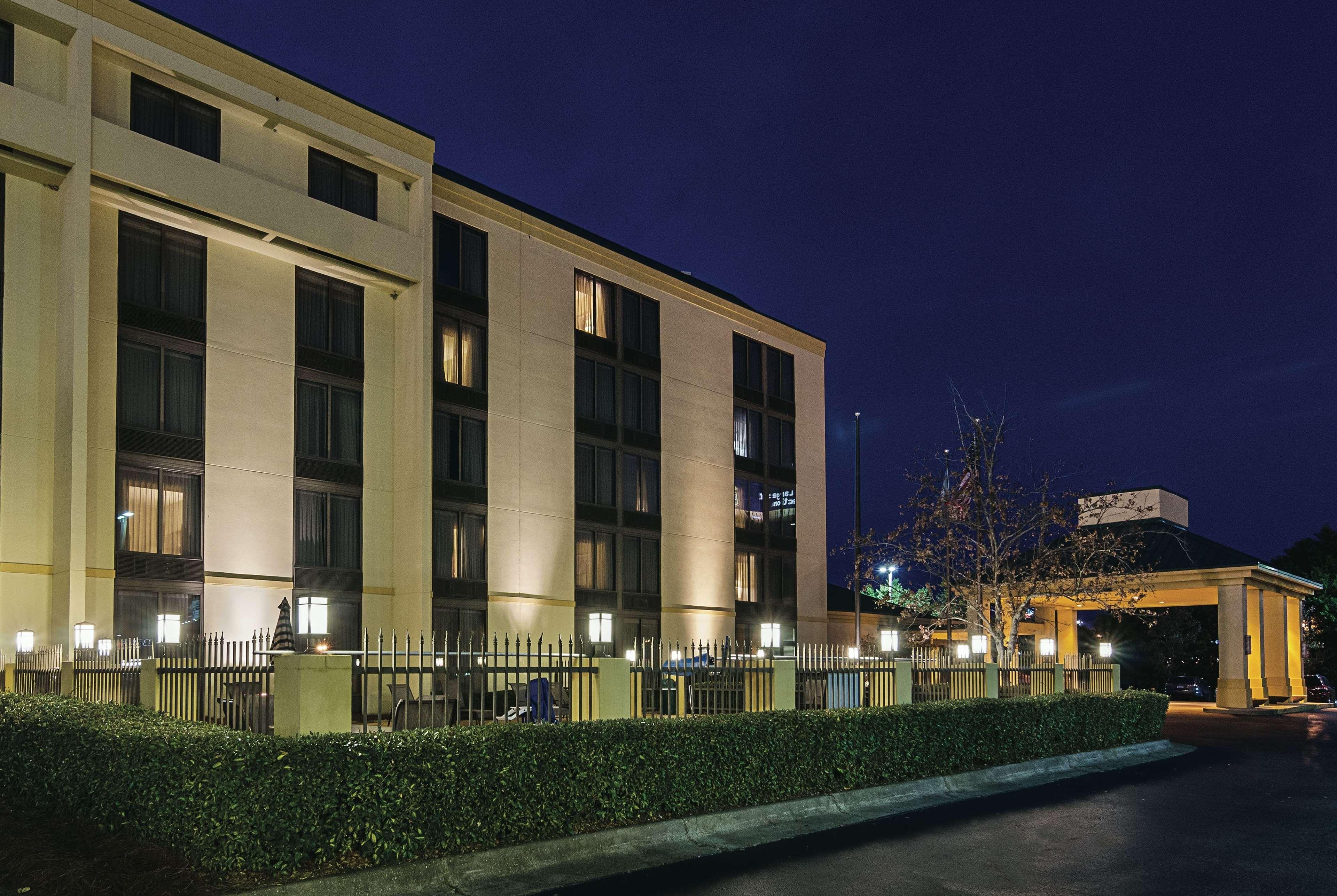 La Quinta Inn & Suites By Wyndham Dothan Exterior photo